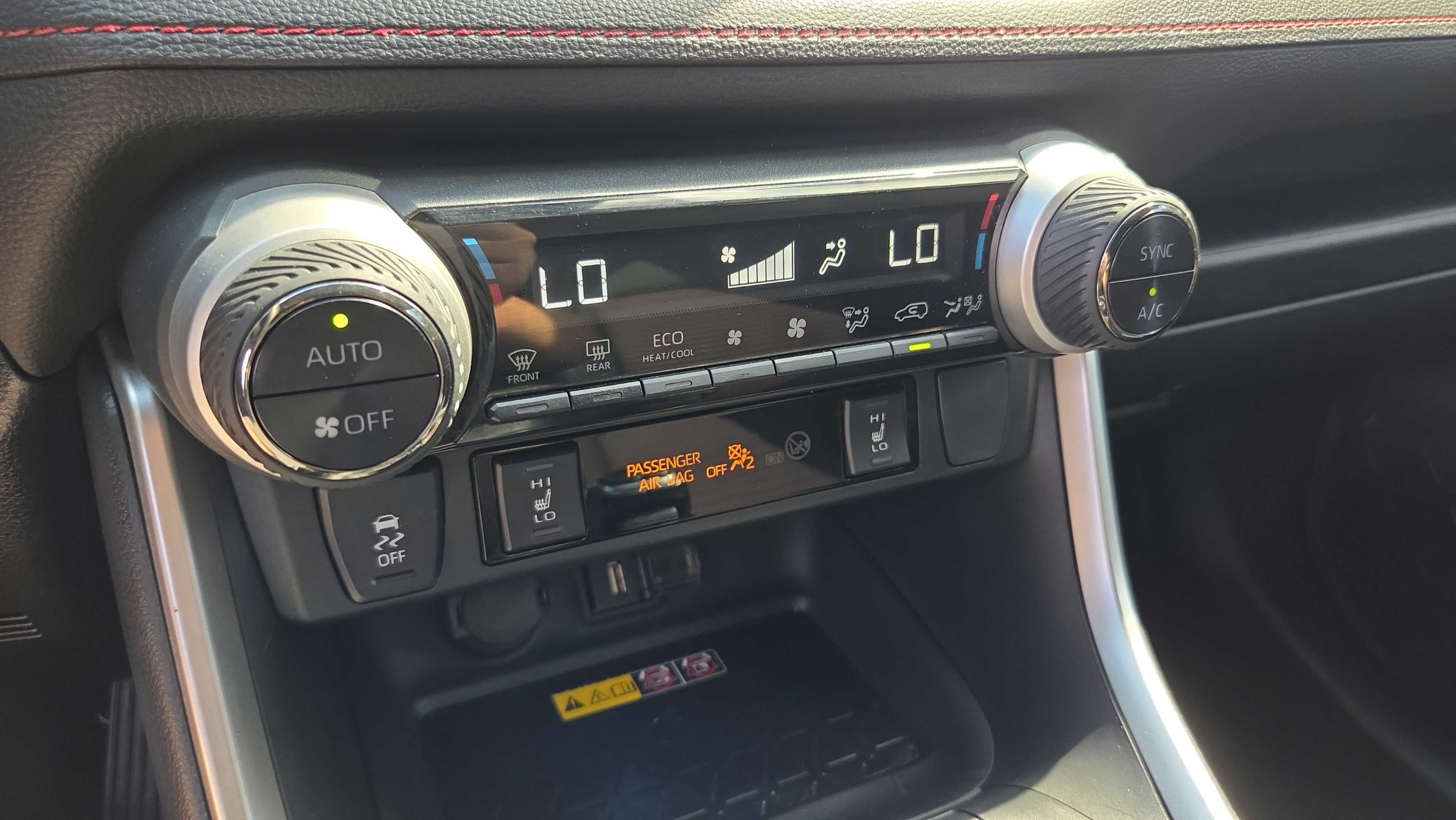 Used 2022 Toyota RAV4 XSE w/ Weather Package AWD/4WD image 26