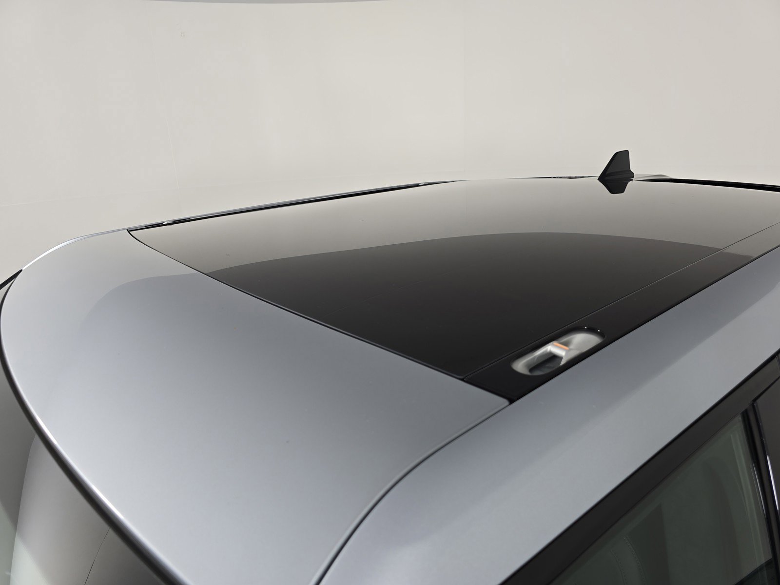 Used 2024 Rivian R1T Adventure image 13