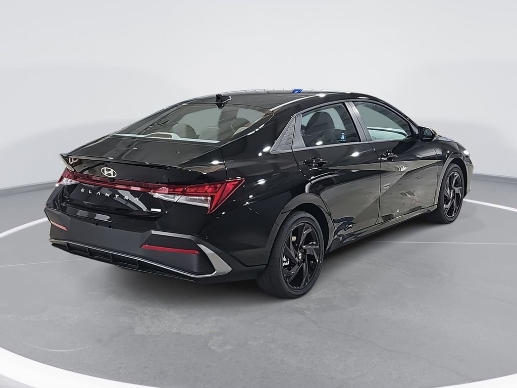 New 2026 Hyundai Elantra Sport image 5