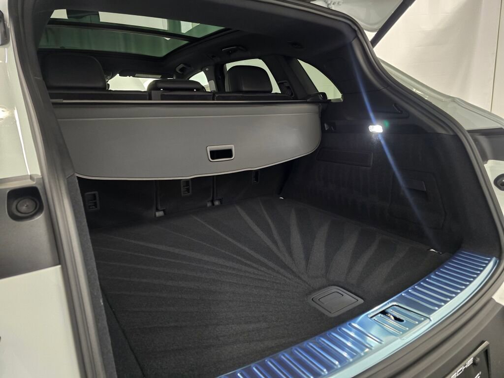 New 2026 Porsche Cayenne image 23