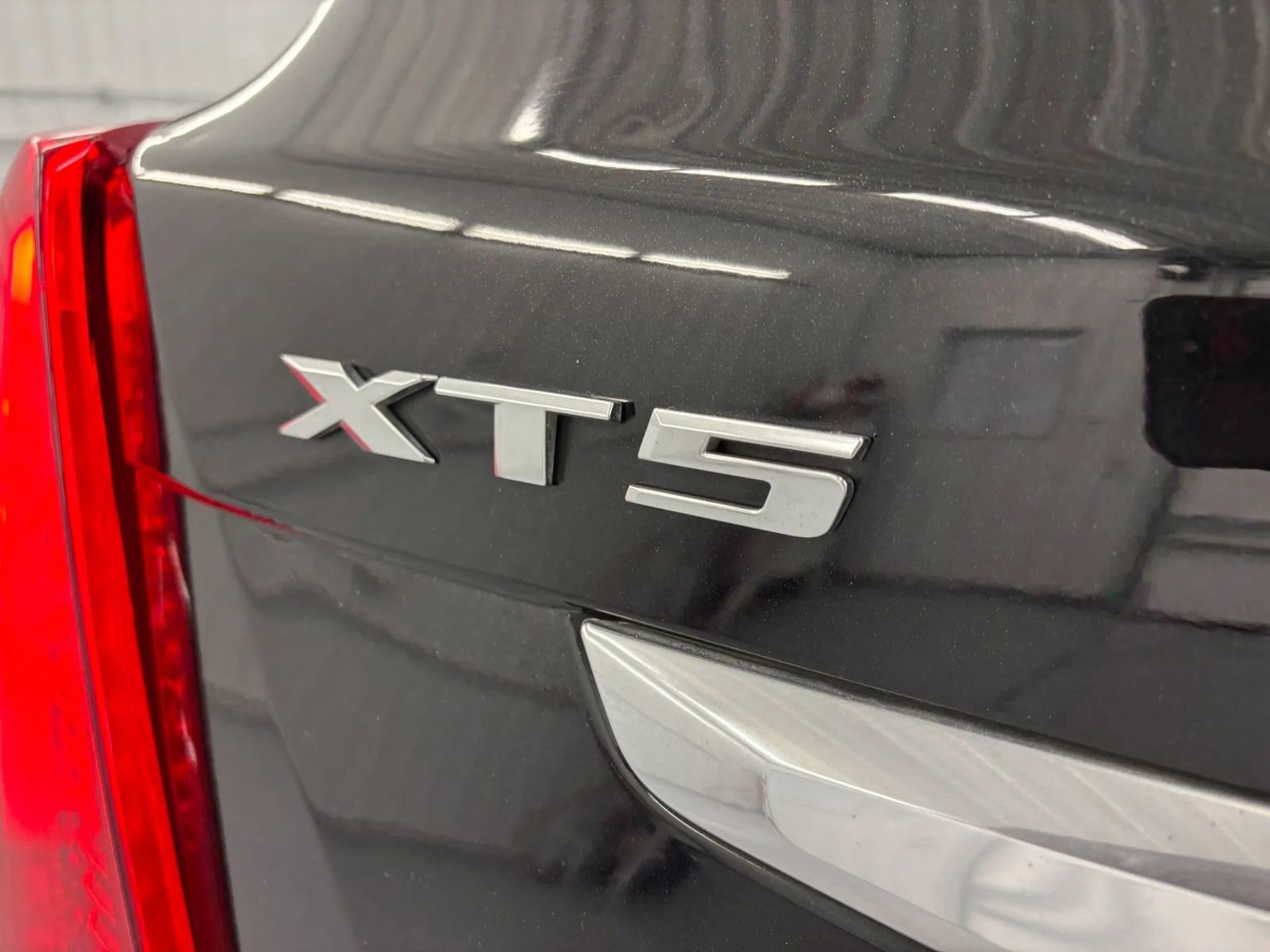 Used 2017 Cadillac XT5 Premium Luxury w/ LPO, Wheel Lock Package image 51