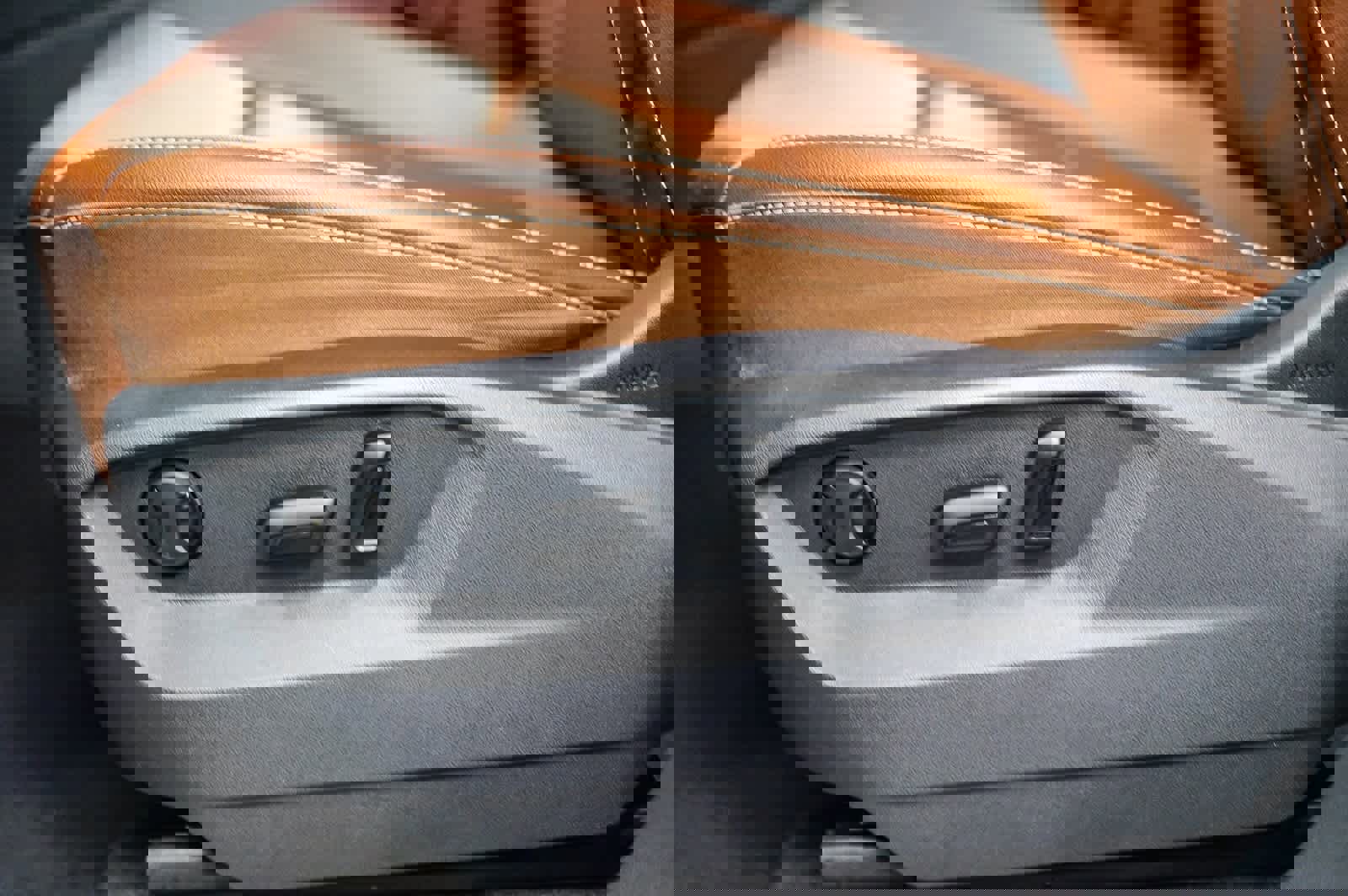 Used 2023 Volkswagen Atlas SE w/ Black Wheel Package image 22