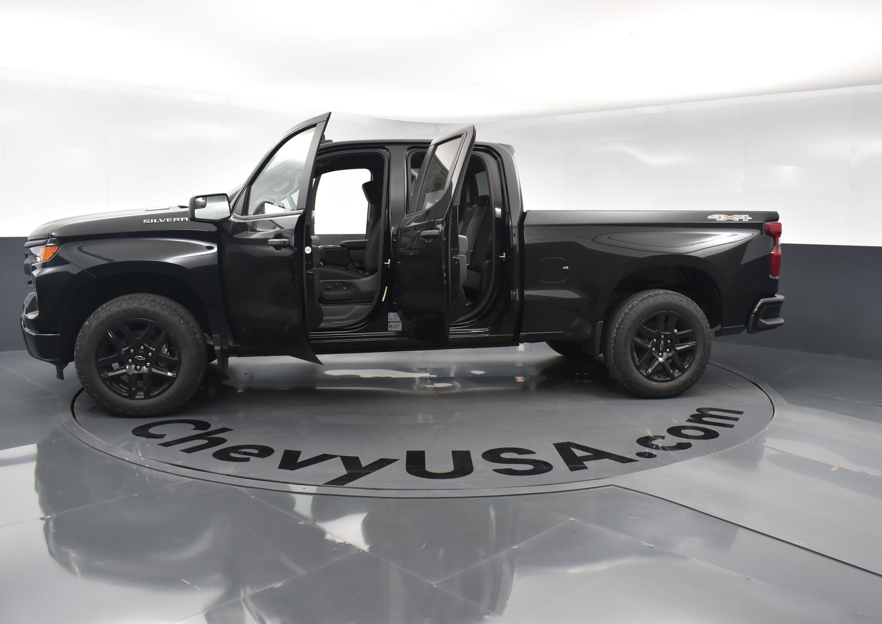 Used 2025 Chevrolet Silverado 1500 Custom w/ Turbomax Blackout Package image 22