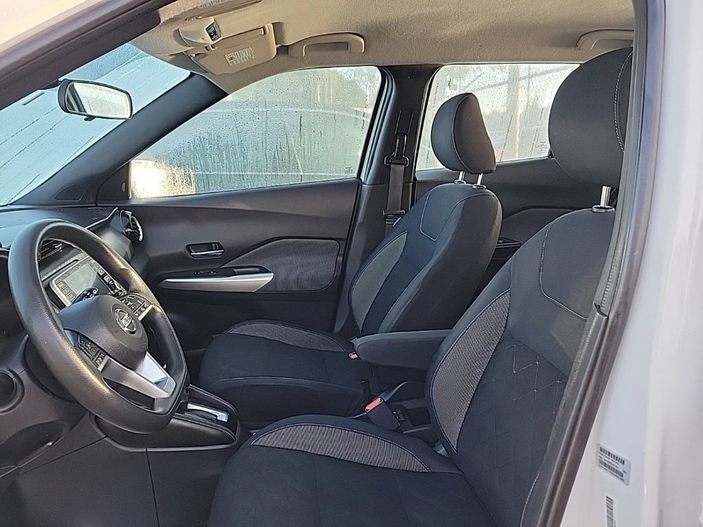 Used 2018 Nissan Kicks SV FWD image 6