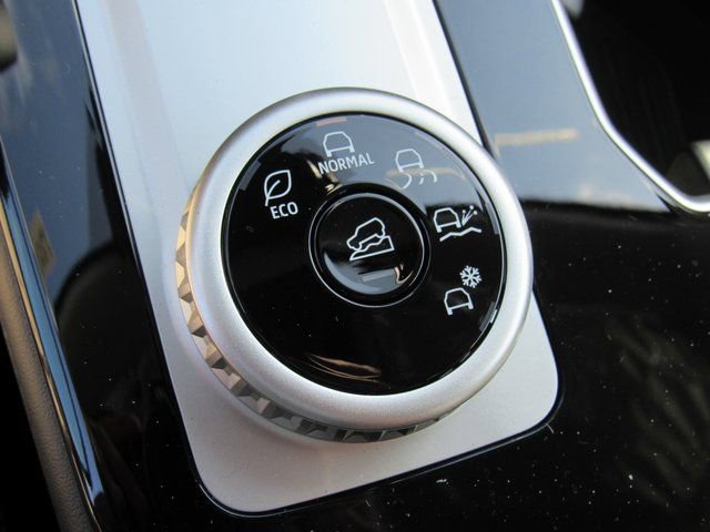 New 2025 Mitsubishi Outlander SE image 22