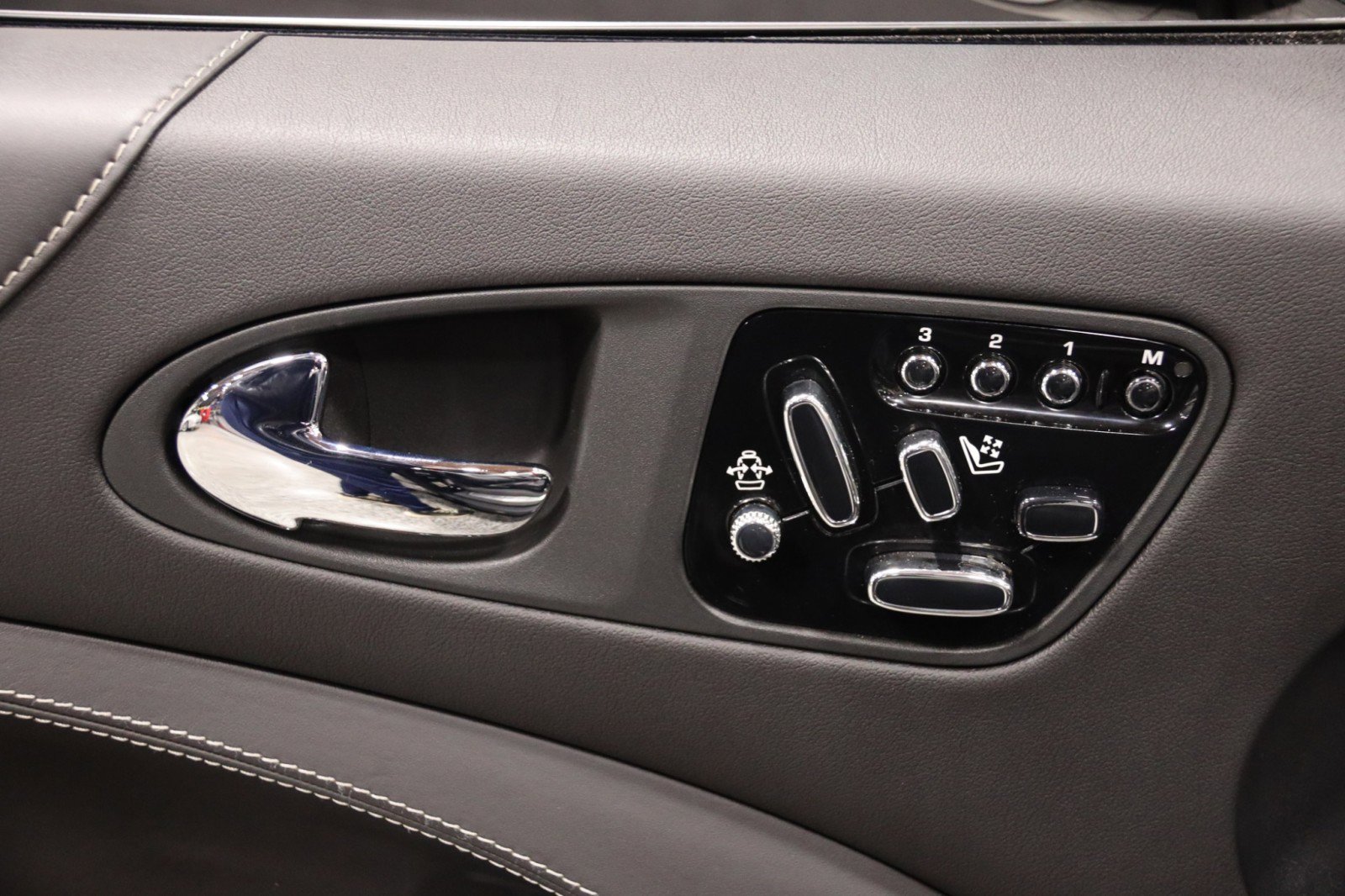 Used 2014 Jaguar XK 2dr Convertible image 60