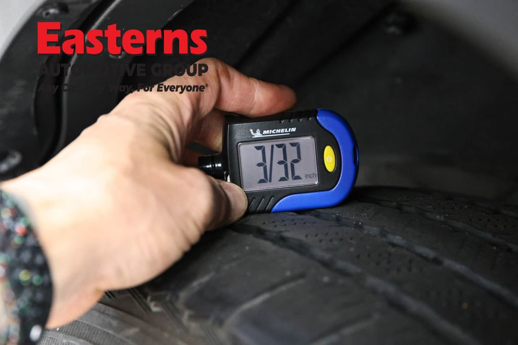 Used 2019 Toyota Highlander Limited w/ Carpet Mat Package (TMS) AWD/4WD image 30