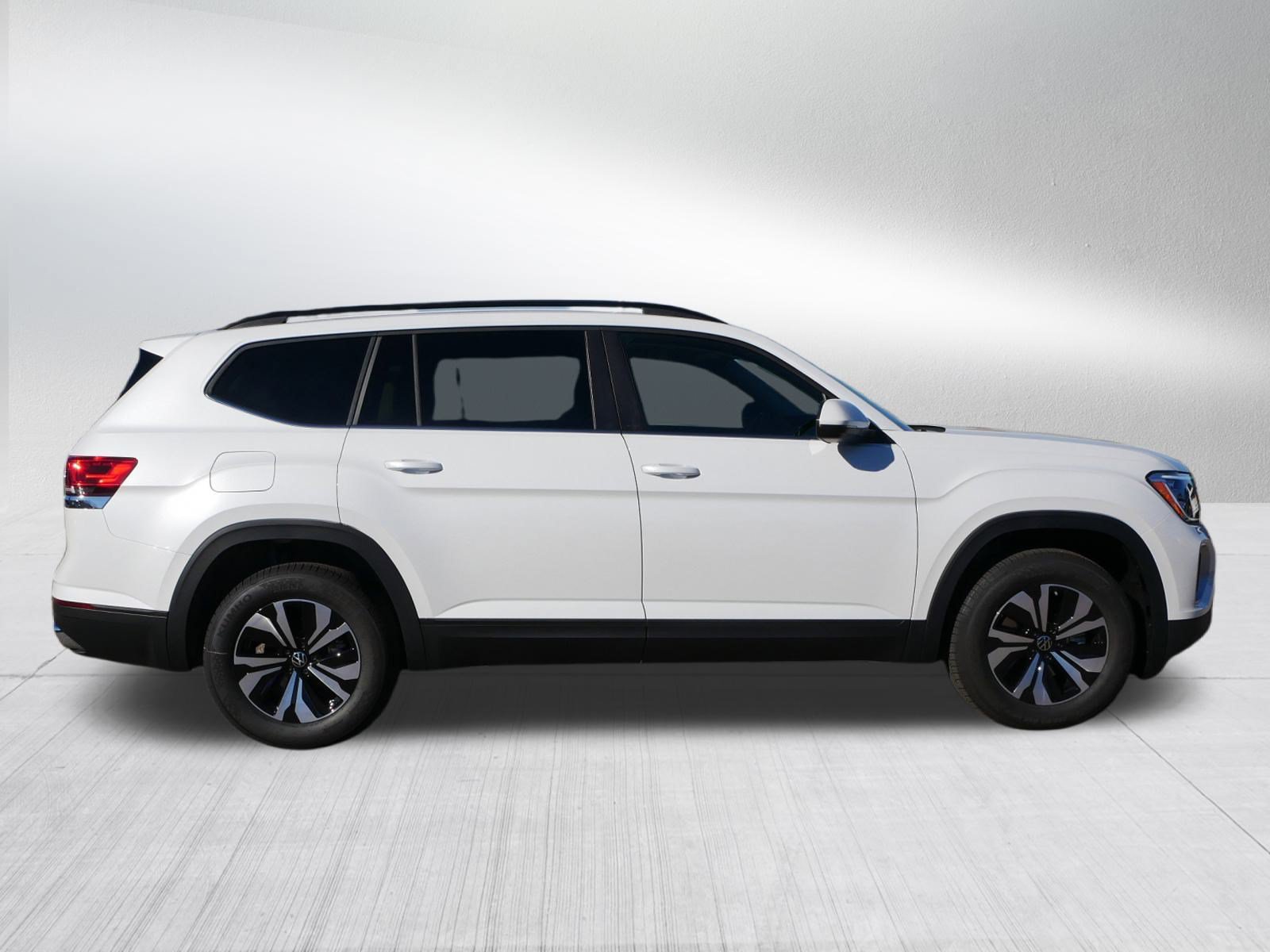 New 2026 Volkswagen Atlas SE AWD/4WD image 2
