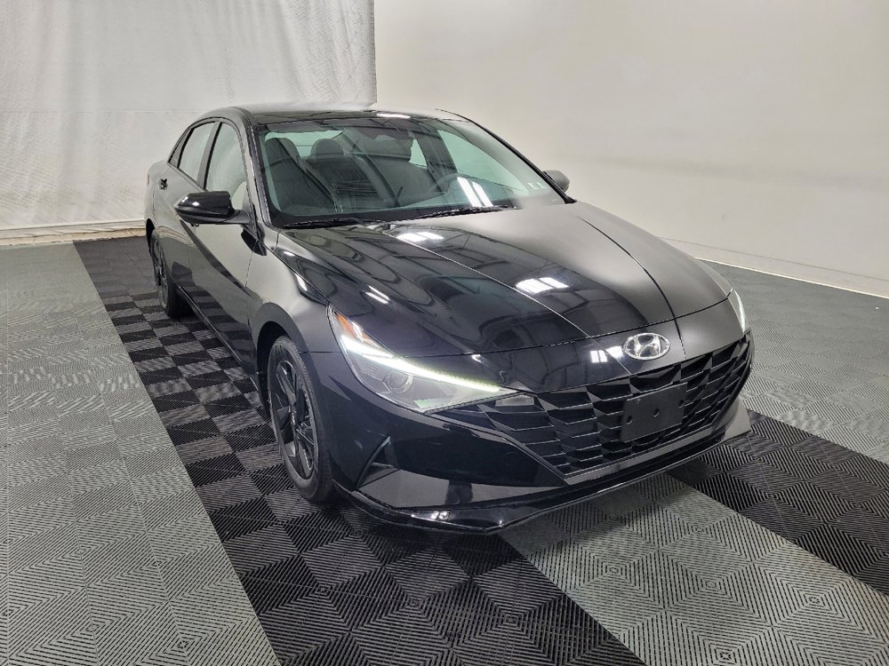 Used 2023 Hyundai Elantra SEL w/ Winter Weather Package FWD image 13