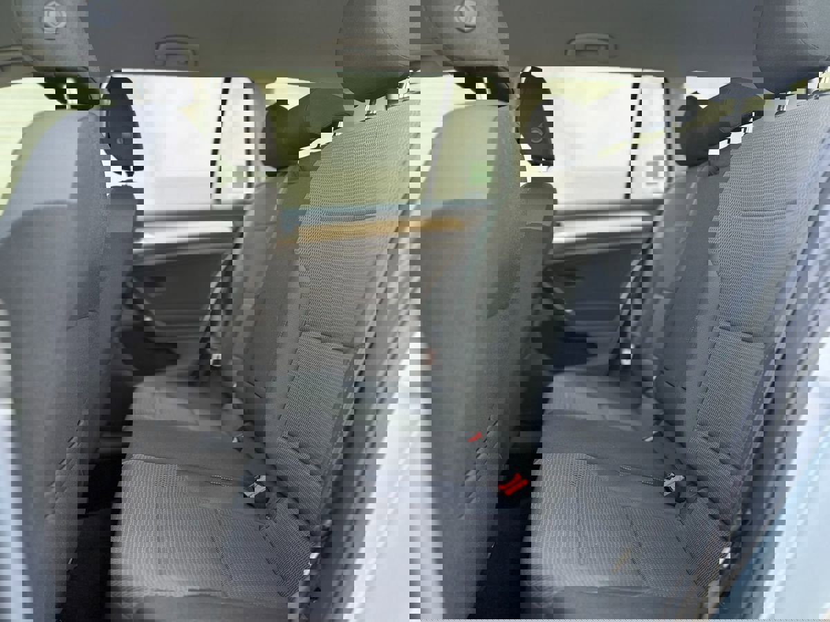 Used 2017 Volkswagen Golf S image 31