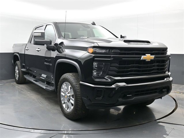 Used 2024 Chevrolet Silverado 2500 Custom w/ Custom Value Package