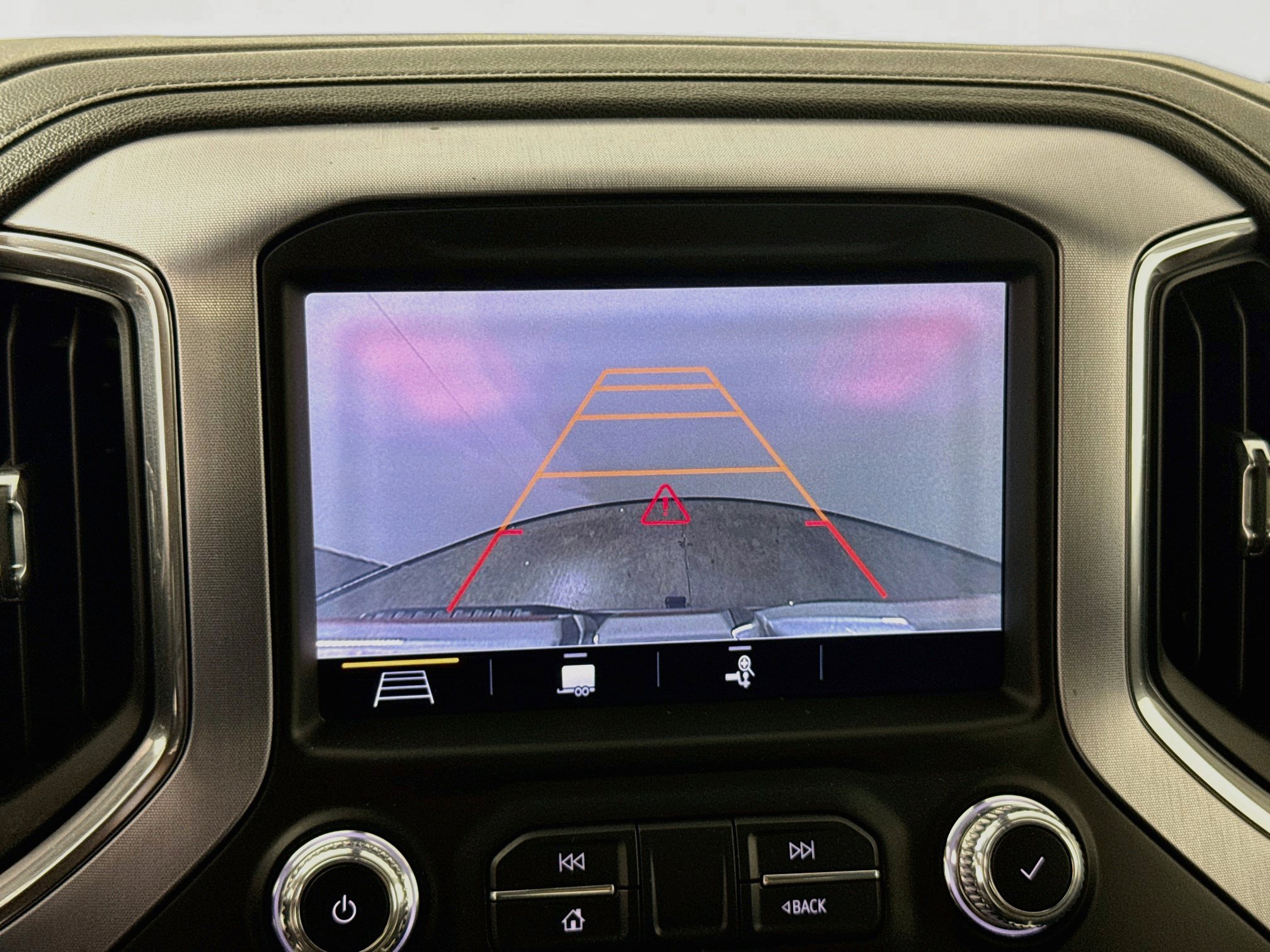 Used 2019 GMC Sierra 1500 SLT w/ SLT Premium Plus Package AWD/4WD image 16