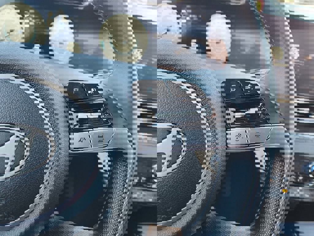 Used 2024 Hyundai Elantra SEL w/ Convenience Package image 23