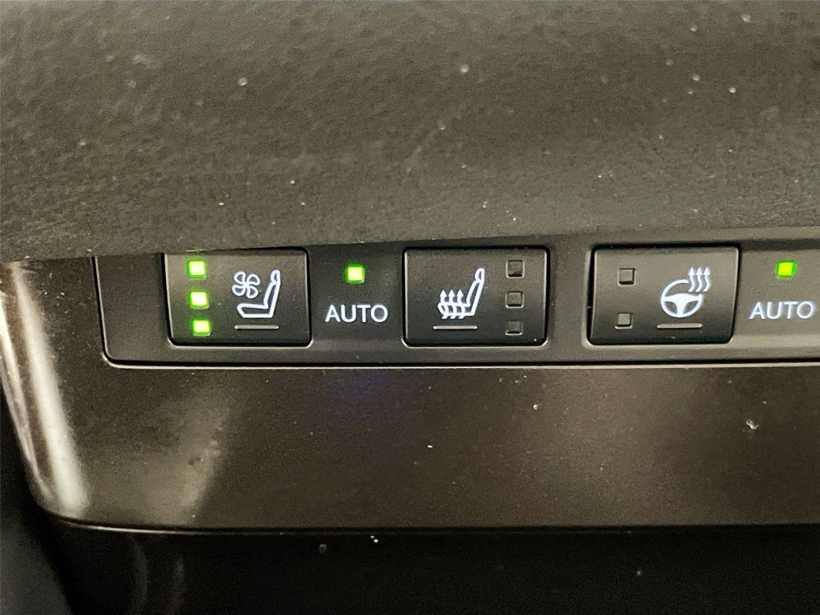 Used 2024 Lexus ES 300h Ultra Luxury w/ Accessory Package (Z1) FWD image 16