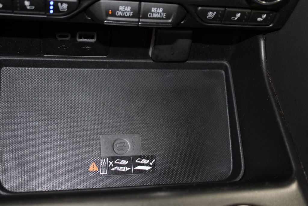 Used 2024 Chevrolet Tahoe High Country image 47