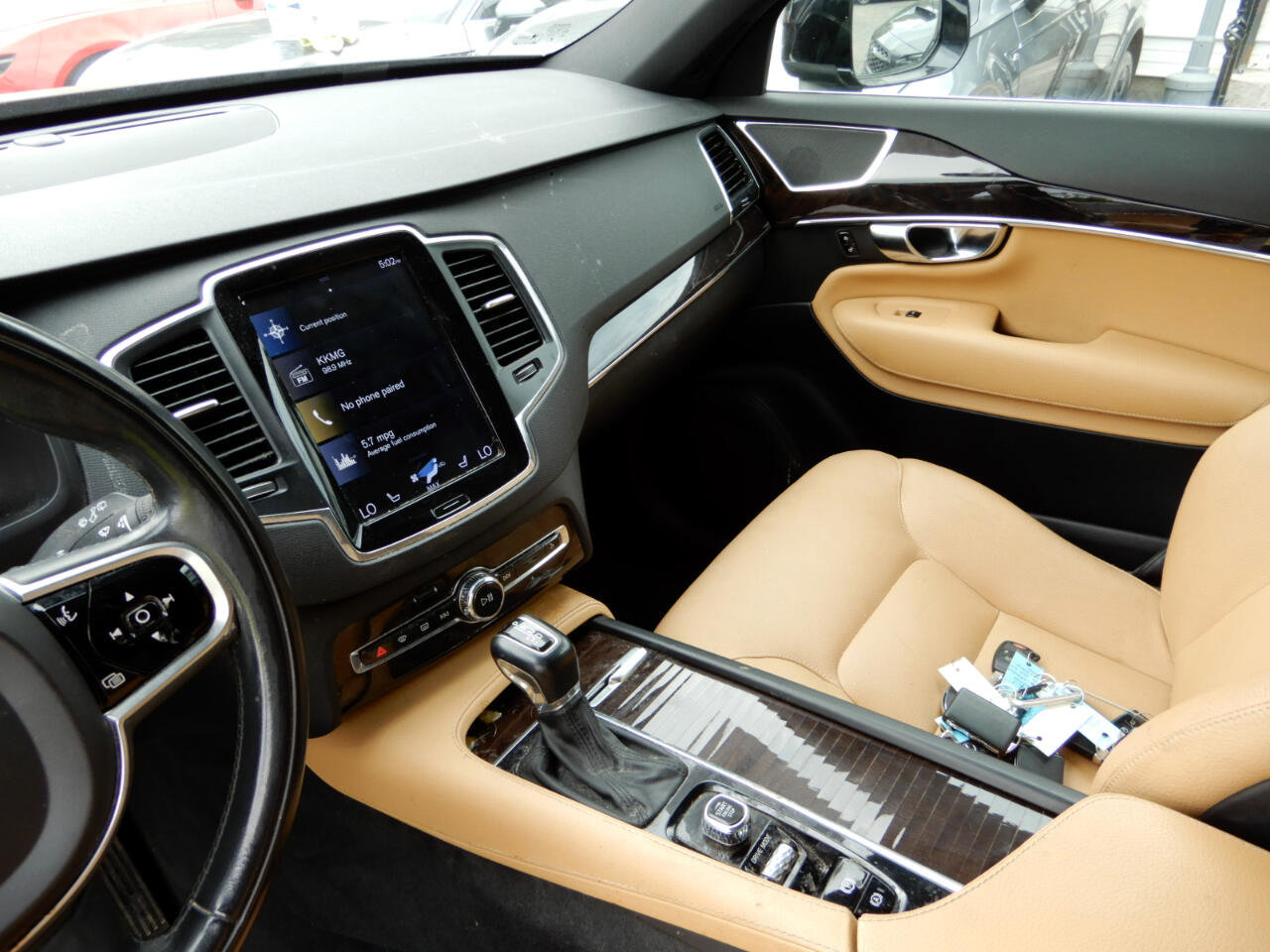 Used 2019 Volvo XC90 T6 Momentum w/ Advanced Package image 14