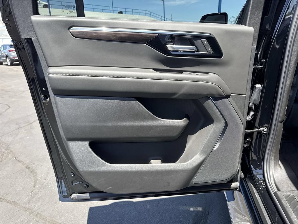 New 2026 Chevrolet Suburban LS RWD image 24