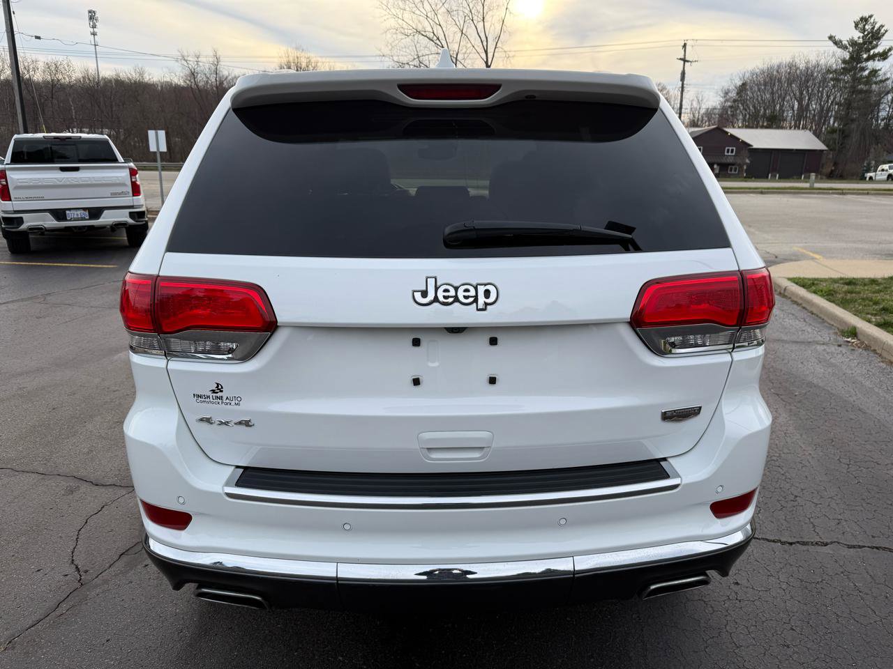 Used 2018 Jeep Grand Cherokee Summit AWD/4WD image 10