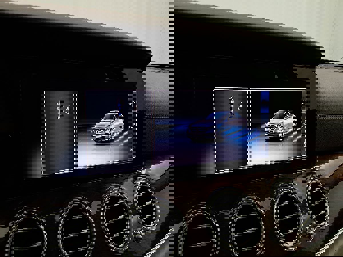 Used 2018 Mercedes-Benz E 300 4MATIC image 16