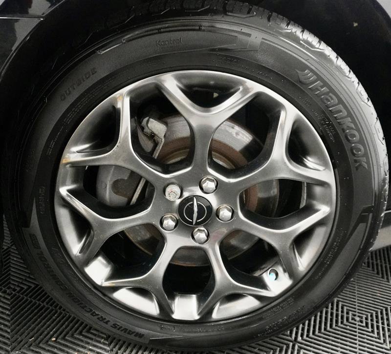 Used 2016 Chrysler 300 S image 3