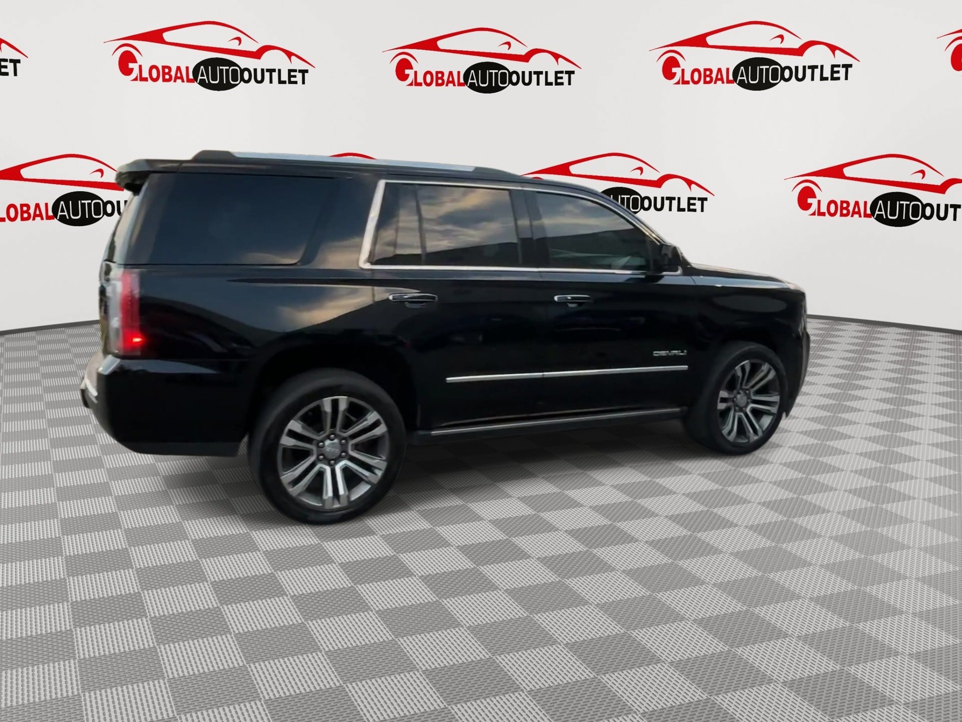 Used 2017 GMC Yukon Denali w/ Open Road Package AWD/4WD image 9