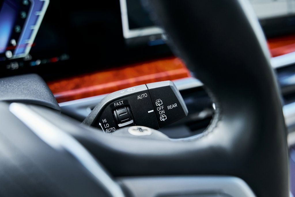 Used 2024 BMW ALPINA XB7 image 73