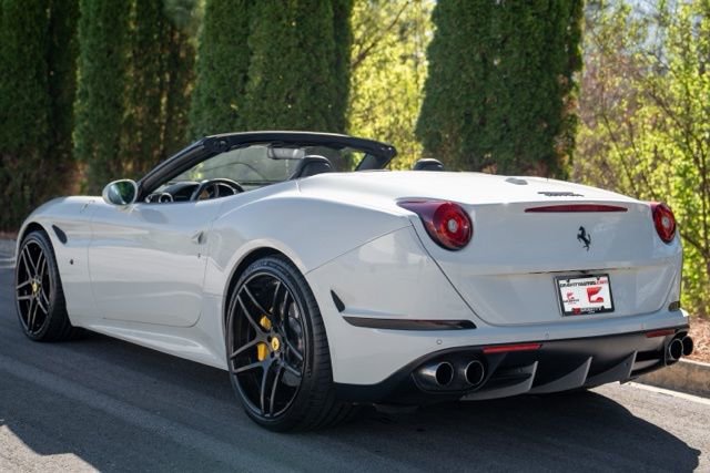 Used 2016 Ferrari California T image 93