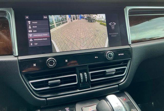 Used 2023 Porsche Macan AWD/4WD image 33