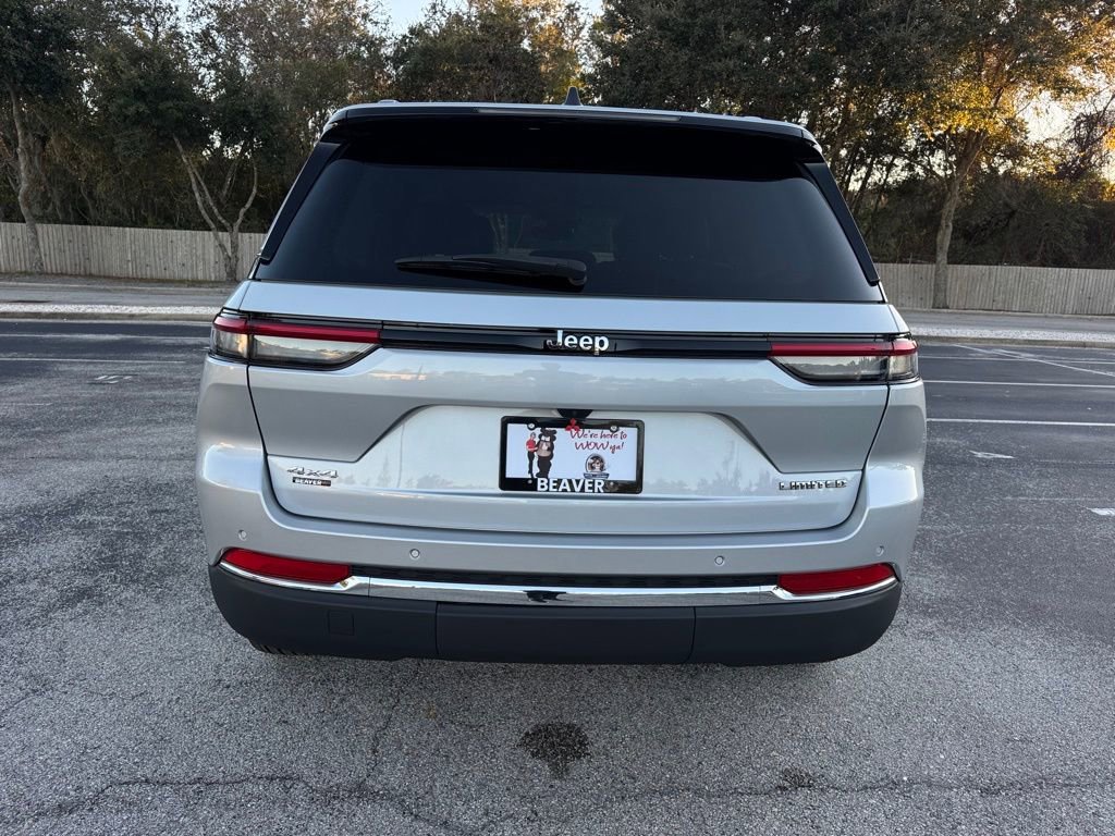 Used 2022 Jeep Grand Cherokee Limited w/ Trailer Tow Prep Group (B) image 8