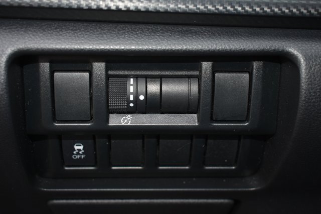 Used 2019 Subaru Crosstrek 2.0i image 16