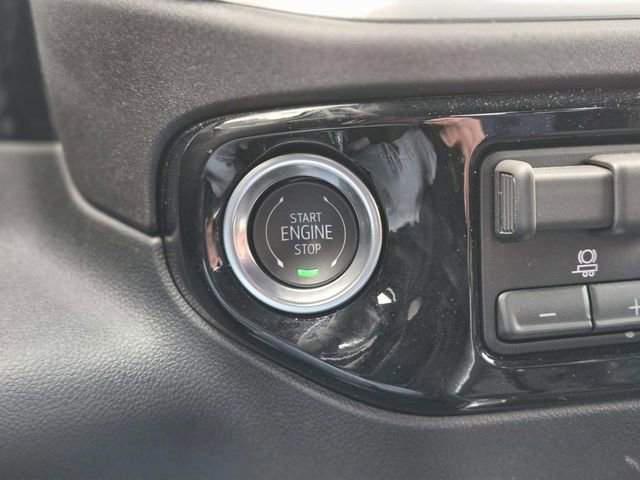 Used 2025 Chevrolet Silverado 1500 LT image 27