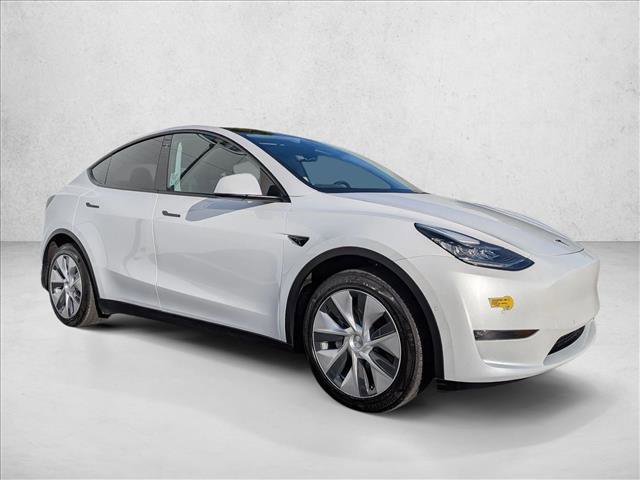 Used 2022 Tesla Model Y Long Range image 3