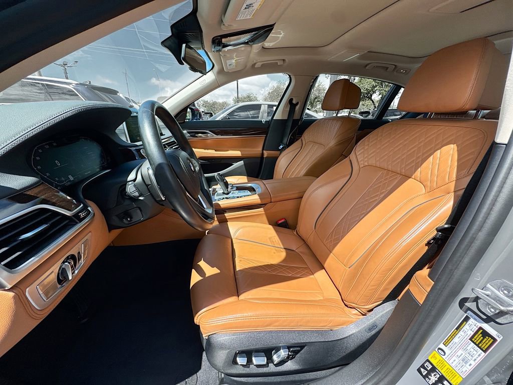 Used 2022 BMW 740i xDrive w/ Premium Package image 23