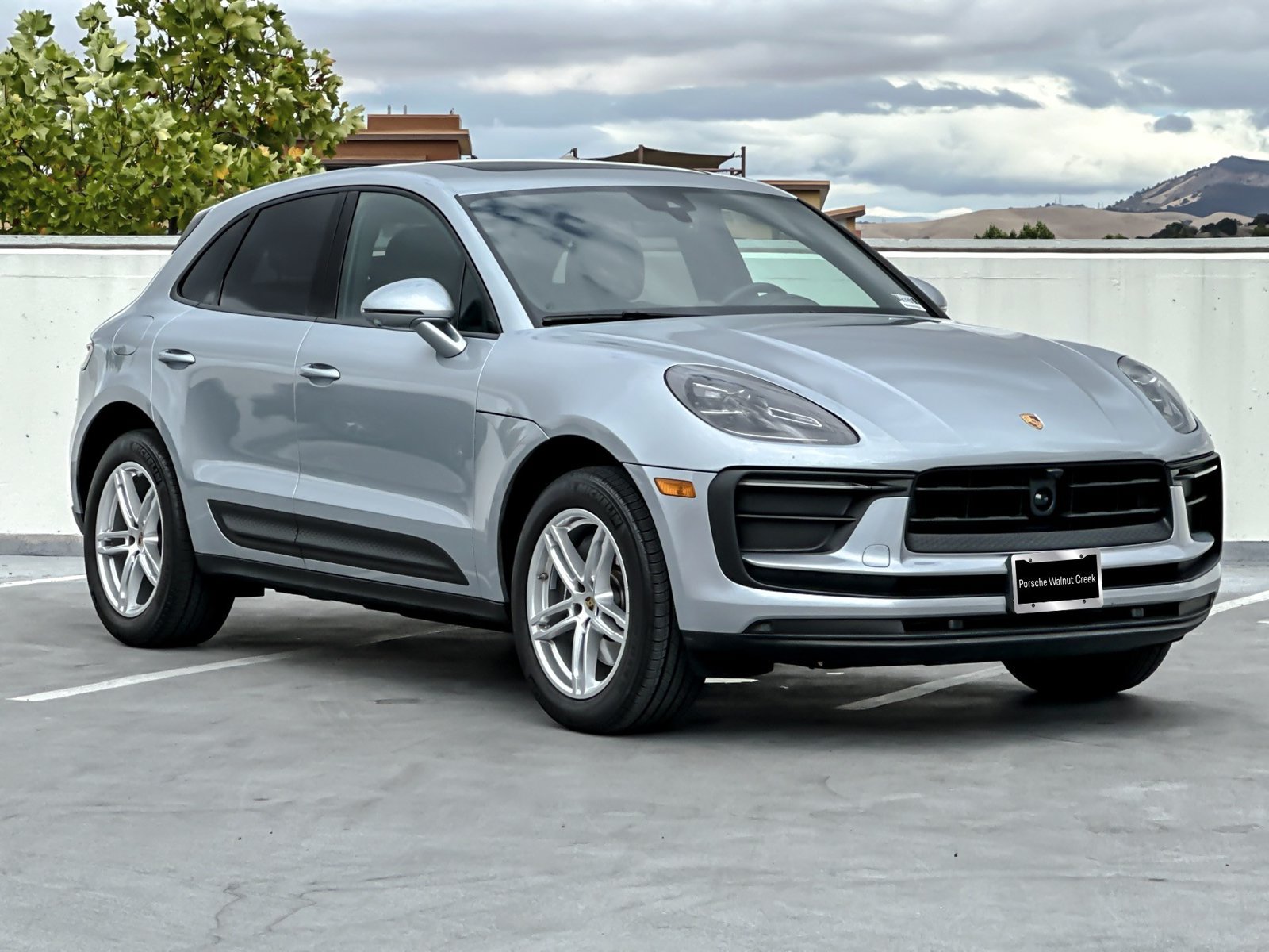 Certified 2026 Porsche Macan AWD/4WD image 11