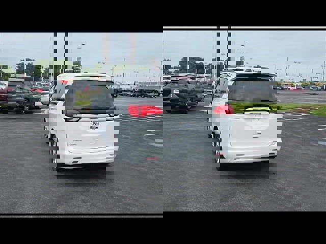 Used 2021 Chrysler Voyager Lxi image 7