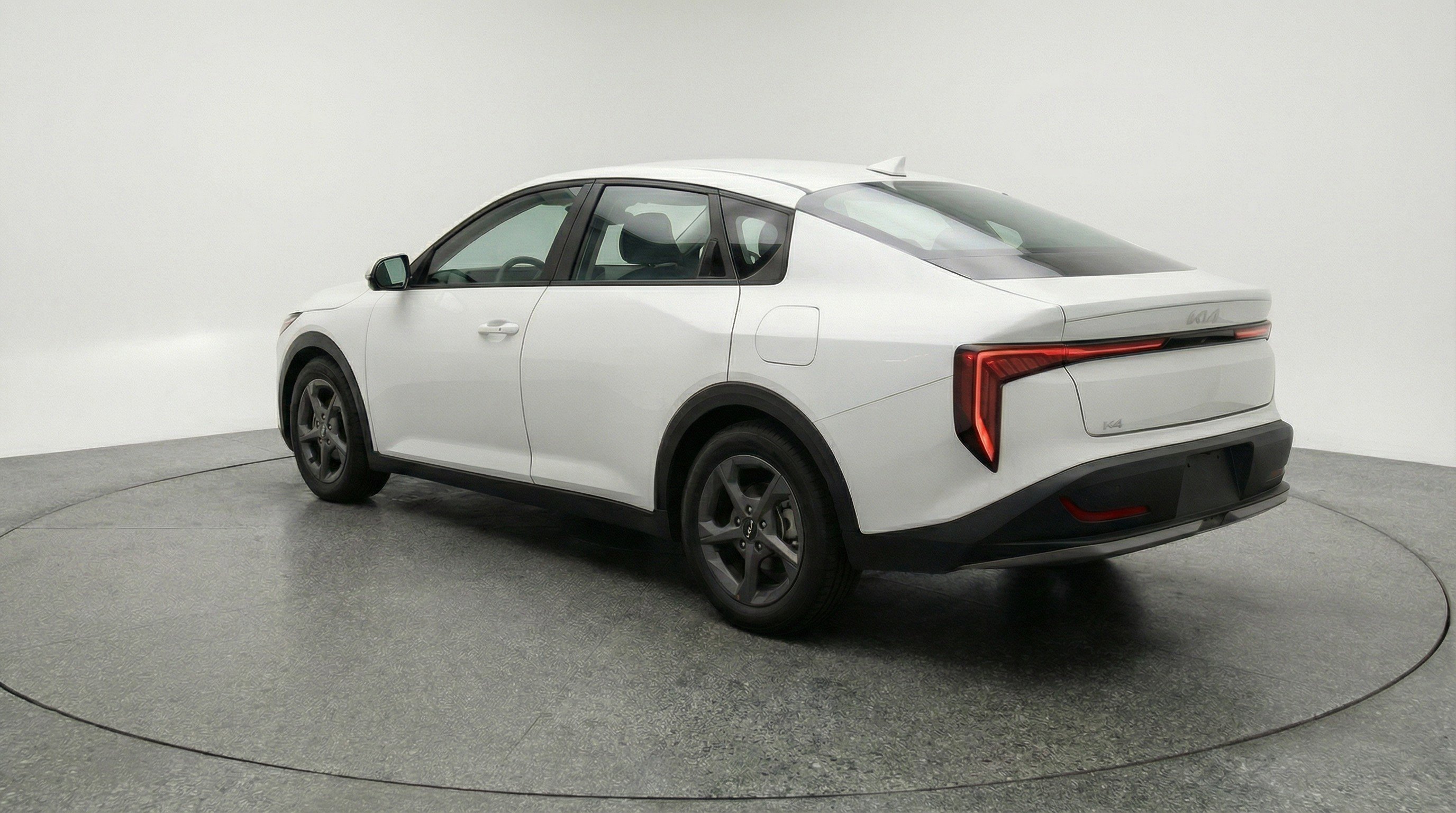 Used 2025 Kia K4 LXS image 6