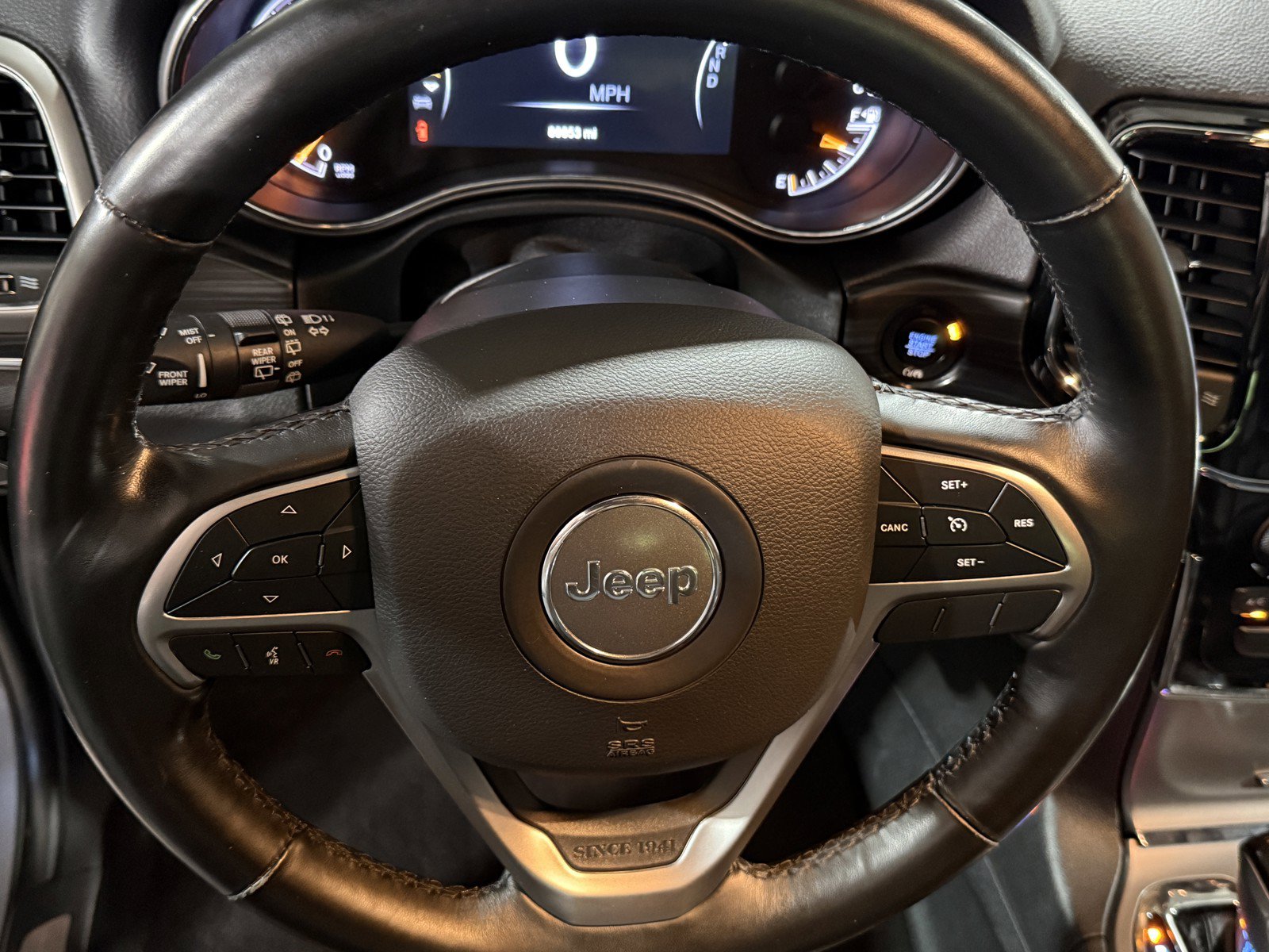 Used 2020 Jeep Grand Cherokee Limited AWD/4WD image 18