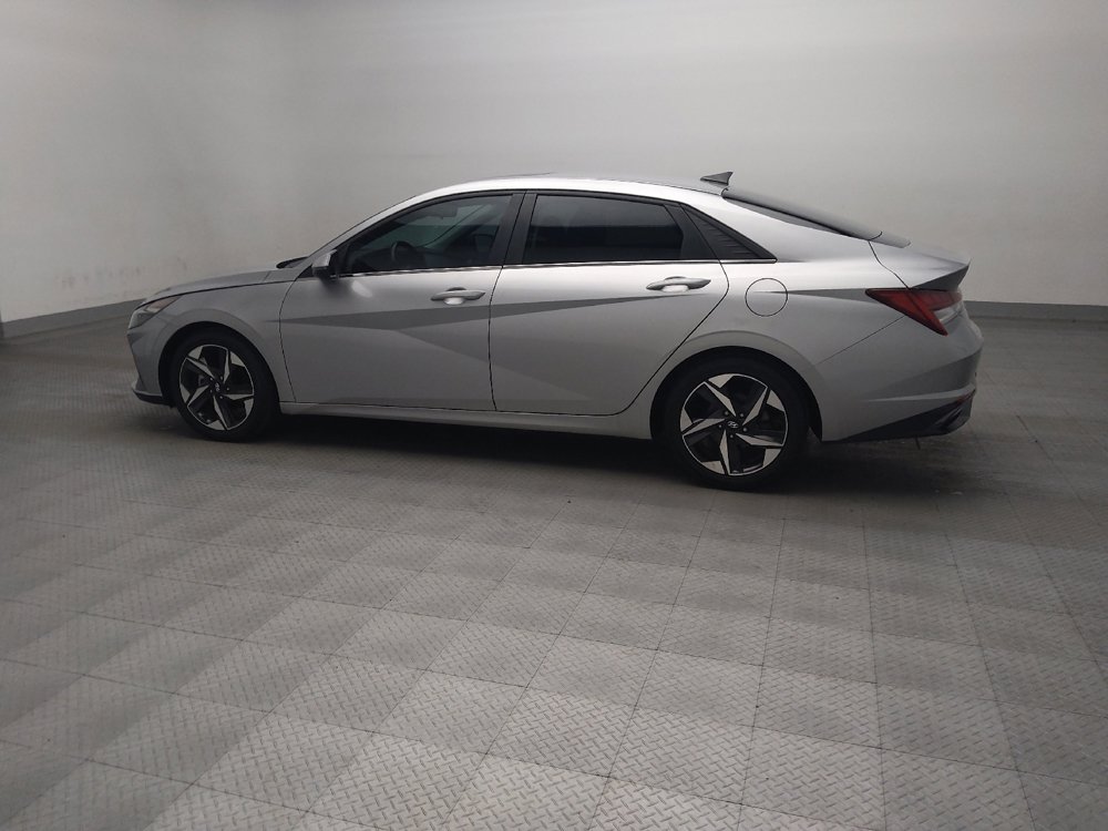 Used 2021 Hyundai Elantra SEL w/ Convenience + Premium Package FWD image 3