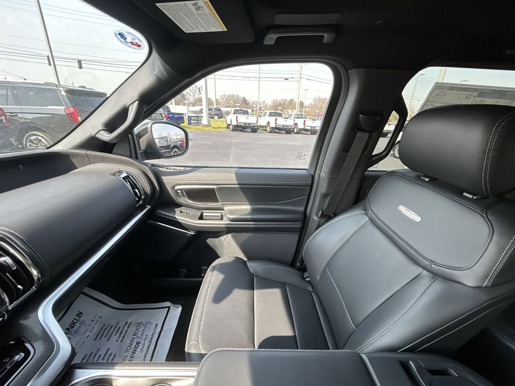 New 2026 Ford Expedition Platinum image 13