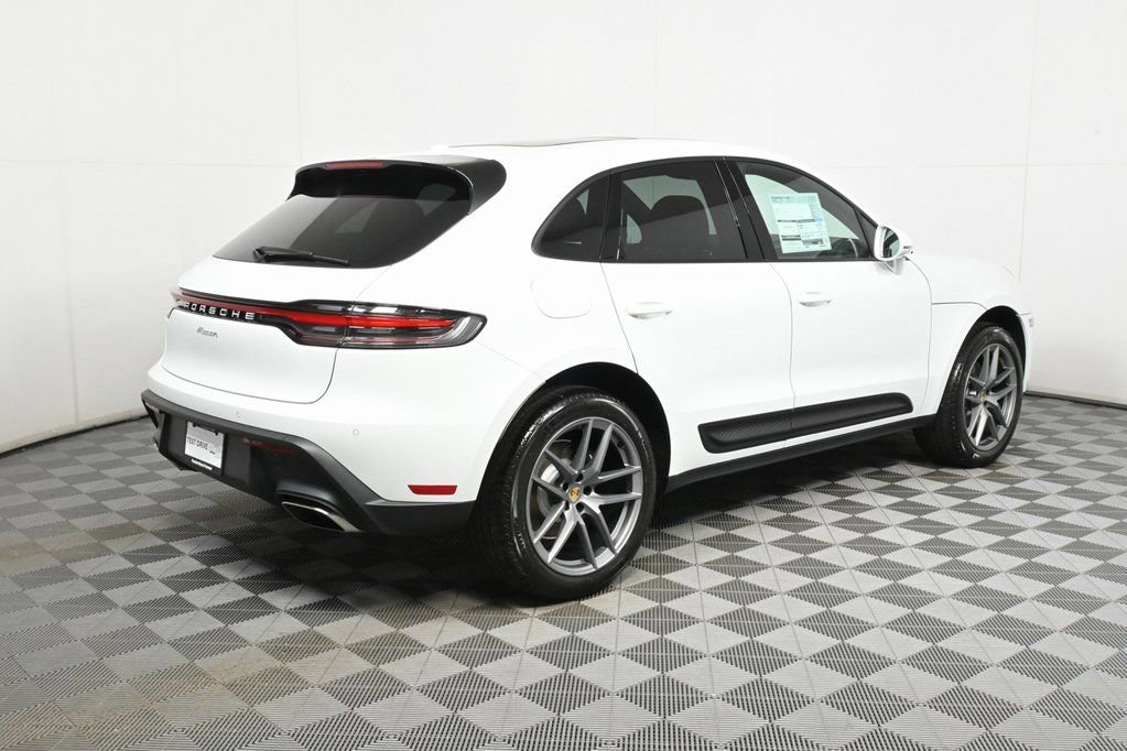 Certified 2025 Porsche Macan image 21