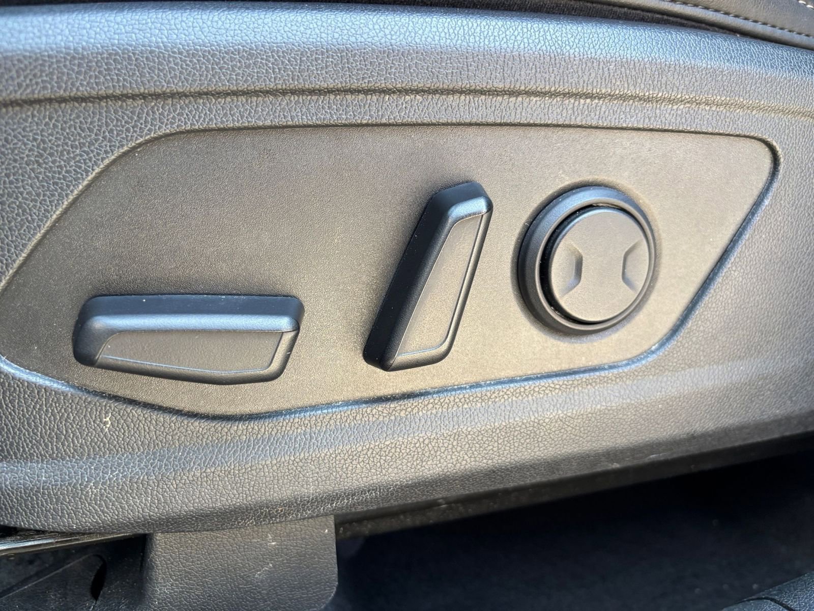 Used 2024 Kia Sorento S image 23