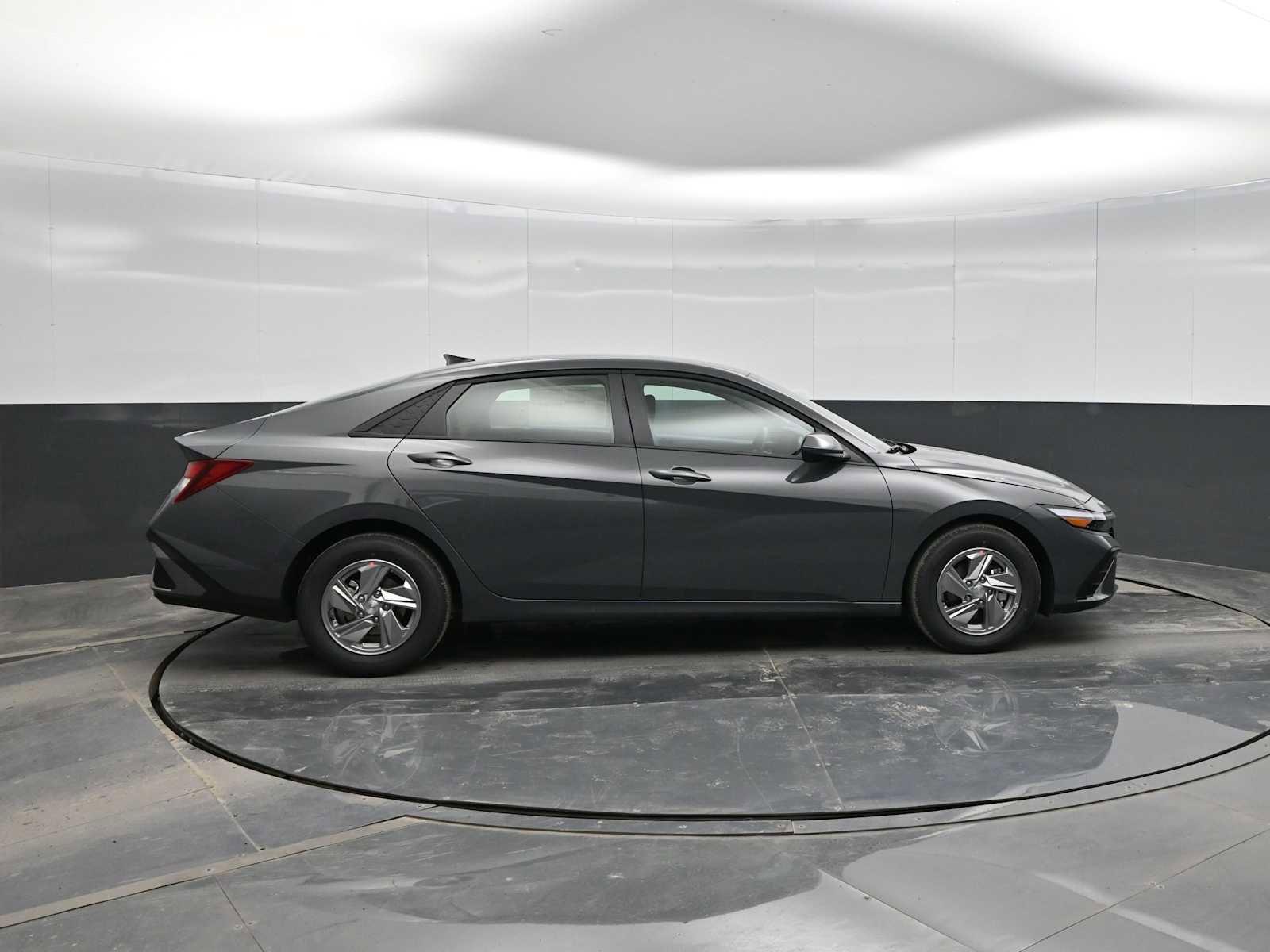 New 2026 Hyundai Elantra SE image 9