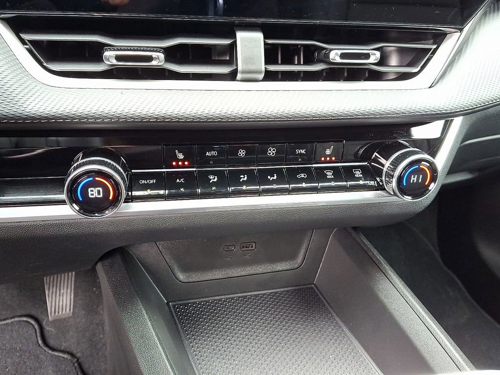 Used 2026 Chevrolet Equinox LT w/ Convenience Package II image 21
