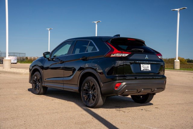 Used 2022 Mitsubishi Eclipse Cross LE AWD/4WD image 4