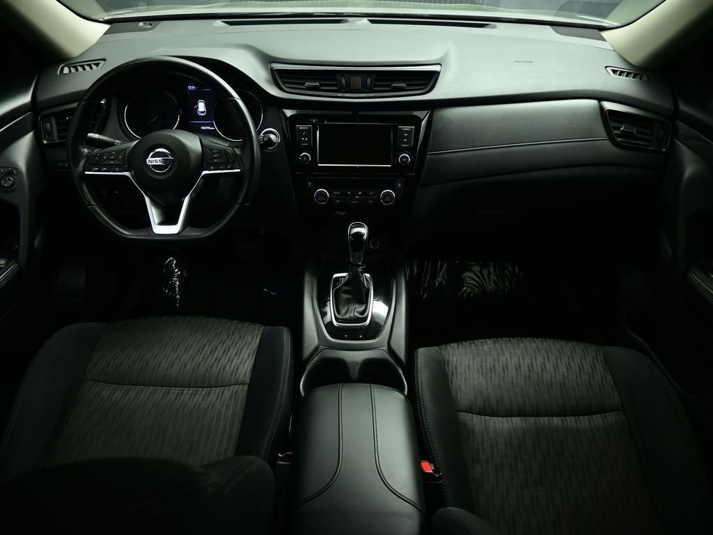 Used 2018 Nissan Rogue SV image 35