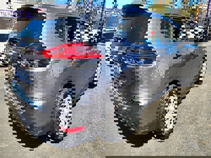 Used 2017 Nissan Rogue S image 12