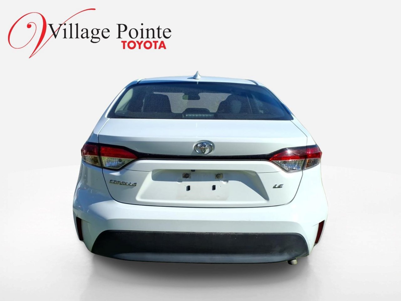 Used 2024 Toyota Corolla LE FWD image 3