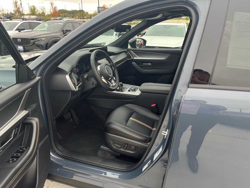 Certified 2025 MAZDA CX-70 3.3 Turbo S w/ Premium Package image 11