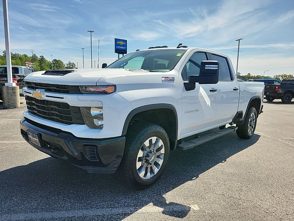 Used 2024 Chevrolet Silverado 2500 Custom w/ Custom Value Package image 1