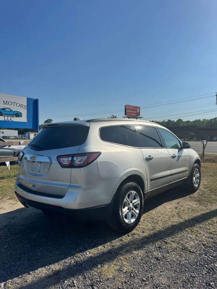 Used 2017 Chevrolet Traverse LS FWD image 9